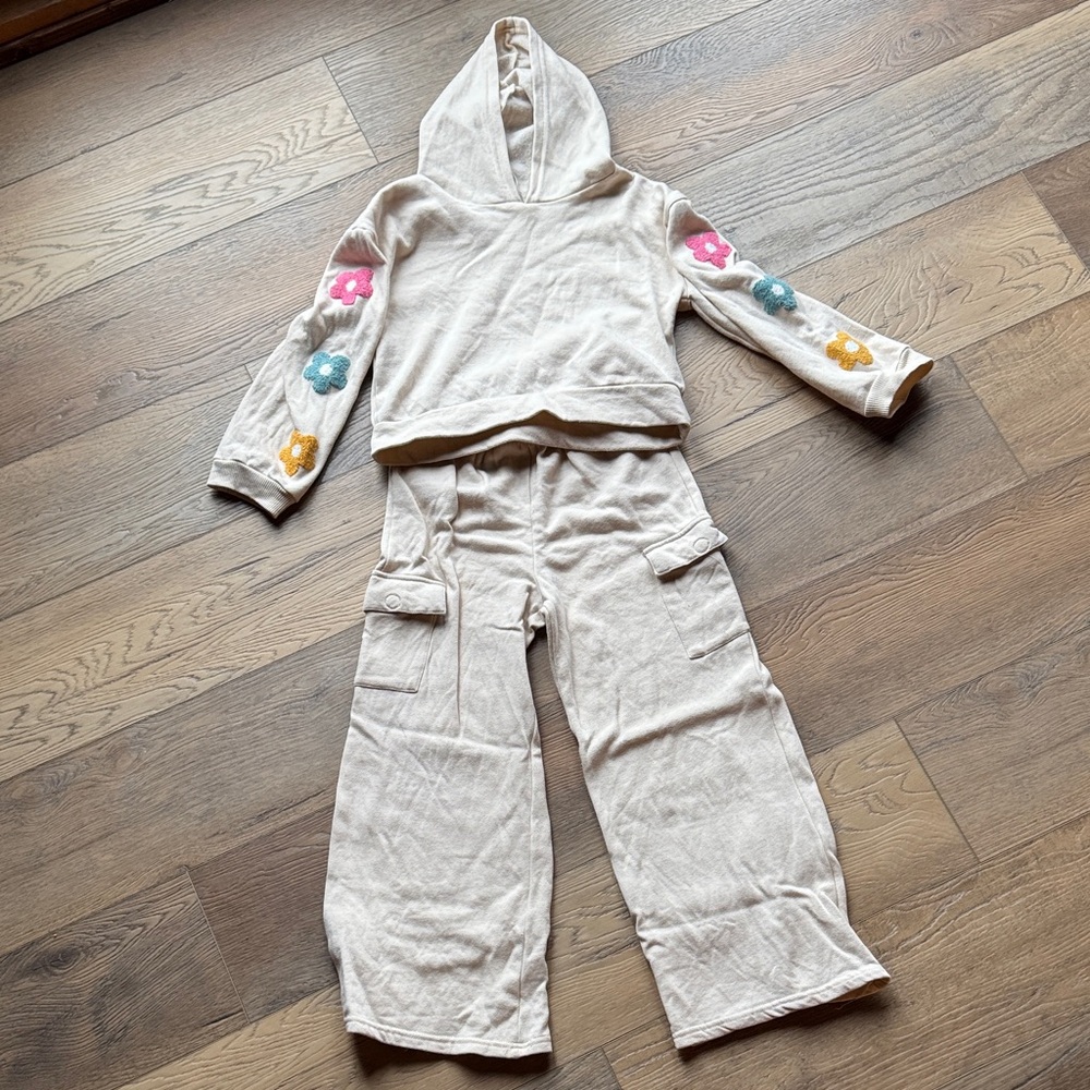 Derek Heart Cream Kids Matching Set with Floral Accents